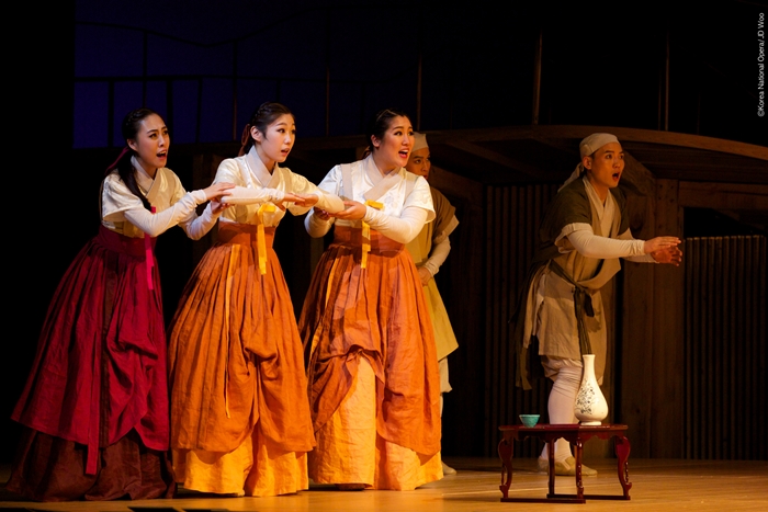 동서고금을 초월하여 인간의 최대 관심사인 사랑과 결혼을 한국의 이야기와 서구의 오페라형식을 결합하여 새로운 작품으로 탄생시킨 한국오페라 천생연분.