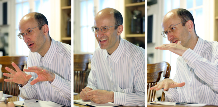 이만열 교수가 인터뷰를 하고 있다. 전한 기자