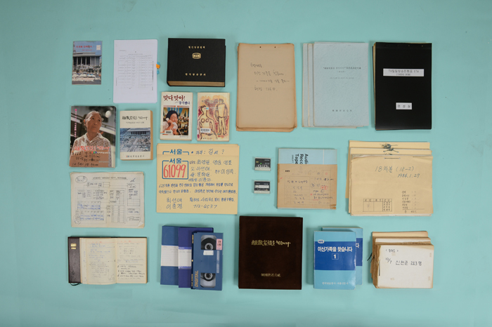 유네스코 세계기록유산에 한국의 기록유산 두 점이 추가됐다. 제12차 유네스코세계기록유산 국제자문위원회(IAC)결과 1983년 한국방송공사(KBS)의 이산가족 찾기 생방송(사진 위)관련 자료와 조선시대의 유교책판(사진 아래)의 등재가 확정됐다.2