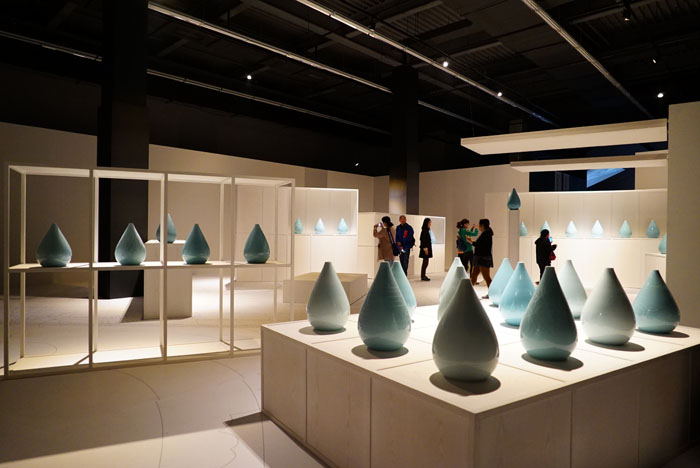 2015 광주 디자인비엔날레가 15일 개막했다. 이번 비엔날레에는 35개국 약 4000명의 작가가 참여, 3000여 점의 작품이 전시됐다.