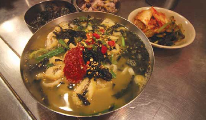 남대문시장에서 맛볼 수 있는 칼국수.