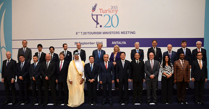 G20국가 관광장관들이 지난 9월 30일 터키 안탈리아에서 열린 ‘제6차 T20 관광장관회의’에 참석해 기념촬영을 하고 있다. 사진 오른쪽에서 첫 번째가 김종 문화체육관광부 제2차관.