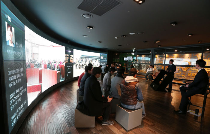 창조경제 국정기조 구현을 위한 문화창조융합벨트가 올해부터 본격 가동된다. 사진은 지난해 3월 상암동 문화창조융합센터에서 열린 특강 모습.