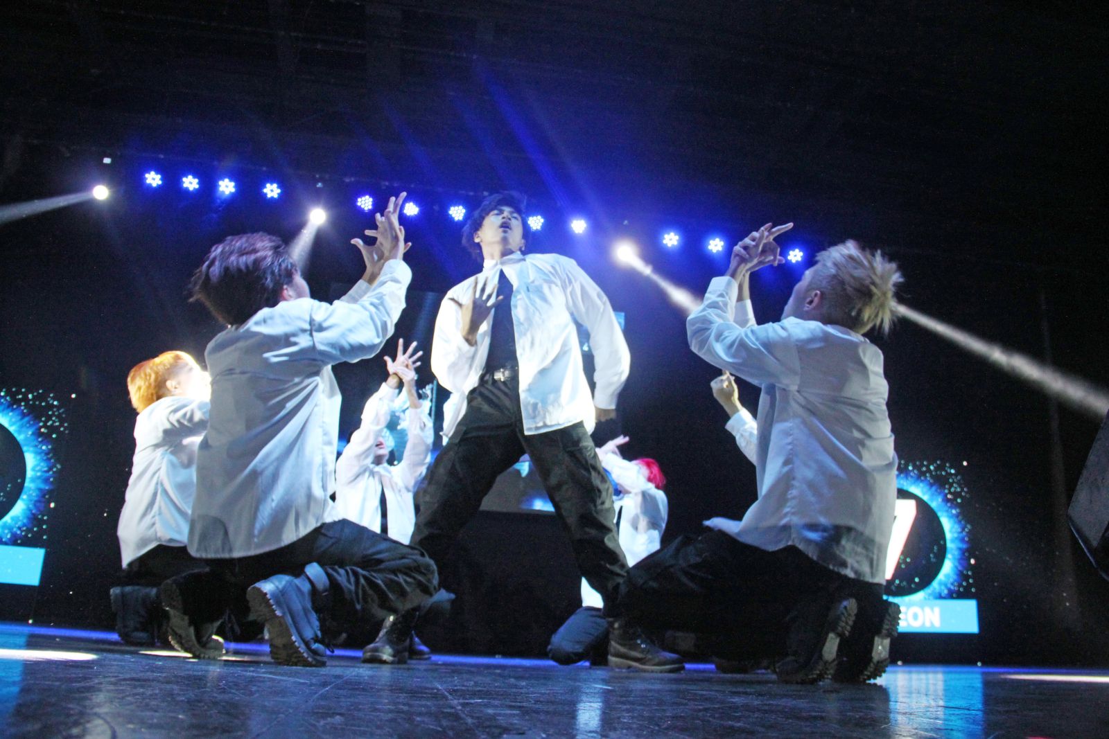 ‘2015 피노이 케이팝 스타(2015 Pinoy K-pop Star)’에 참가한 노래와 댄스 부문 총 20팀은 감성과 열정이 살아있는 케이팝 무대로 관객들을 사로잡았다.