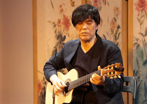 한국 포크음악계에 길이 남을 그룹 '시인과 촌창'으로 활동하며 유수의 뮤지션들과 어깨를 나란히 하는 우리나라의 대표 기타리스트 함춘호 씨가 주스페인 한국문화원 무대에 섰다.