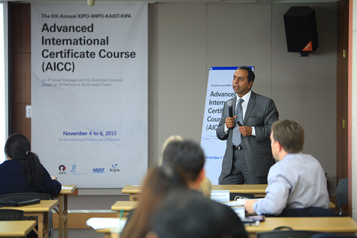 '한-WIPO 공동 국제 지식재산 교육과정(Advanced International Certificate Course)' 온라인 수강생 중 성적 우수자는 오는 11월 서울에서 오프라인 강의를 수강할 수 있다.