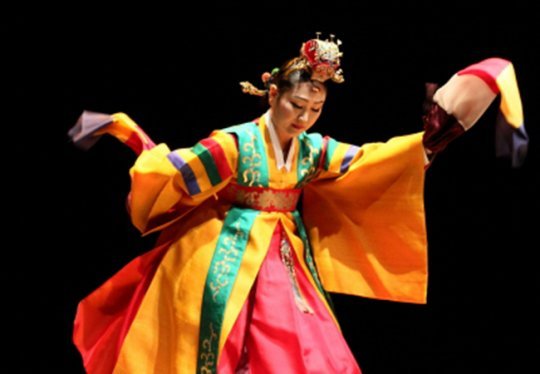 주프랑스 한국문화원에서 개최되는 한국 전통 무용 공연