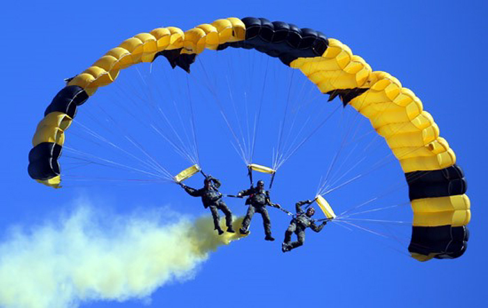 ‘2015 경북문경 세계군인체육대회’에는 일반 스포츠대회에서는 볼 수 없는 고공낙하, ‘공군 5종’, ‘해군 5종’, ’육군 5종’ 등을 포함 총 24개 종목에서 세계 122개국의 군인들이 세계 최고의 군인자리를 놓고 겨룬다.4