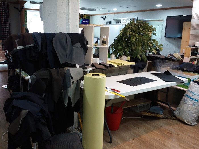 버려진 원단을 사용하여 생산 비용을 줄이고, 환경도 살리는 친환경 사업 모델을 구축한 에코인블랭크