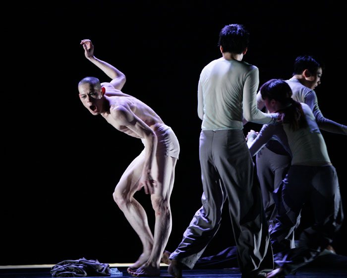 멕시코 과나후아토에서 공연 중인 최상철 현대무용단의 ‘논쟁’