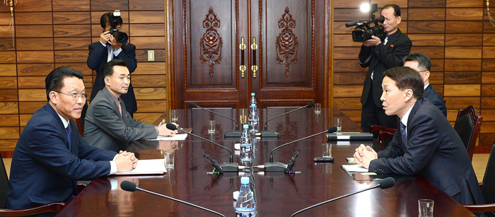 이날 남북 양측은 11시간의 회의 끝에 당국회담 의제 설정 등에 합의했다.