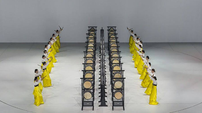 ‘2016 한국관광의 해’ 개막식에서 국립무용단이 ‘향연(饗宴)’ 공연을 펼치고 있다.