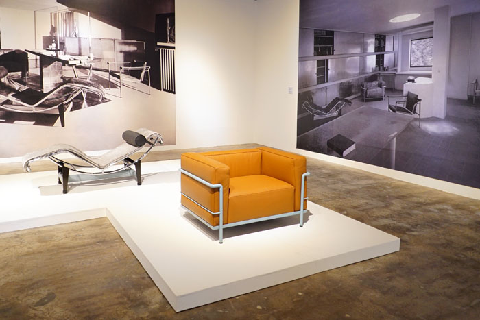 2015 광주 디자인비엔날레에는 스위스 출신 건축가 르 코르뷔지의 가구를 소개하는 특별전(사진 위)과 밀라노 트리엔날레 디자인 뮤지엄 순회전시인 '뉴 이탈리아 디자인 2.0'(사진 아래) 등 다양한 전시관이 마련됐다.2