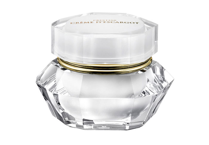 달팽이 크림은 중국인들에게 멀티케어 크림으로 각인되어 필수 쇼핑 목록에 있다. 사진은 이츠스킨의 달팽이 크림.