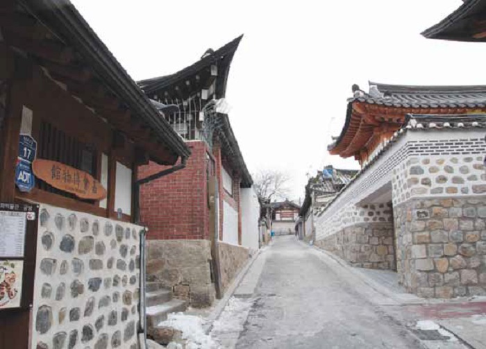 전통한옥들이 그대로 남아있는 서울 종로구 북촌한옥마을.