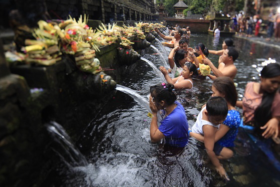 인도네시아 발리의 티르타엄풀(Tirtaempul) 사원 (사진: 문화체육관광부) 