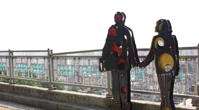 서울 종로구 이화동 ‘이화벽화마을’에 설치된 조형물.