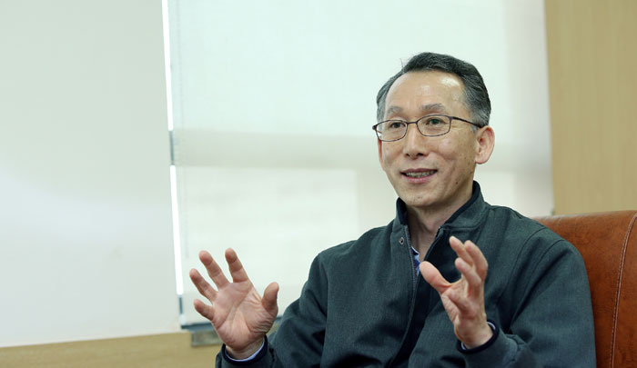 도루코 백학기 대표이사는 “도루코는 면도날 분야 세계 최고”라며 “평균적으로 면도날 교체는 보름에 한번을 권장하지만 우리 제품은 수명이 길어 너무 오래 써서 걱정”이라고 미소 지었다.