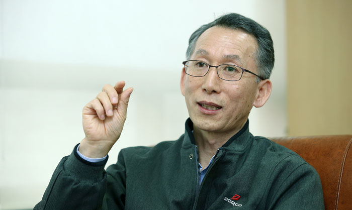 백학기 대표는 “나노미터급 정밀함과 쇠의 강도가 있어야 수염이 매끄럽게 잘리며 피부에 손상이 적고 깔끔한 마무리가 가능하다”며 도루코의 세계최고 면도날 기술을 강조했다.