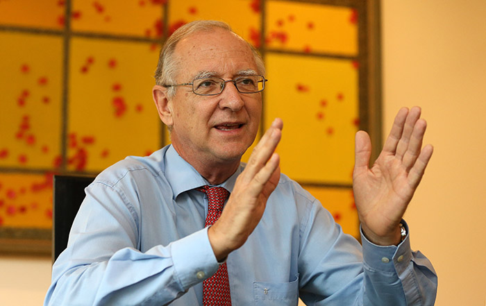 요르그 알 레딩(J&ouml;rg Al. Reding) 주한 스위스 대사는 60년 전 스위스가 중립국감독위원회에 참여하게 되면서 한국과 인연을 맺었다고 말했다.