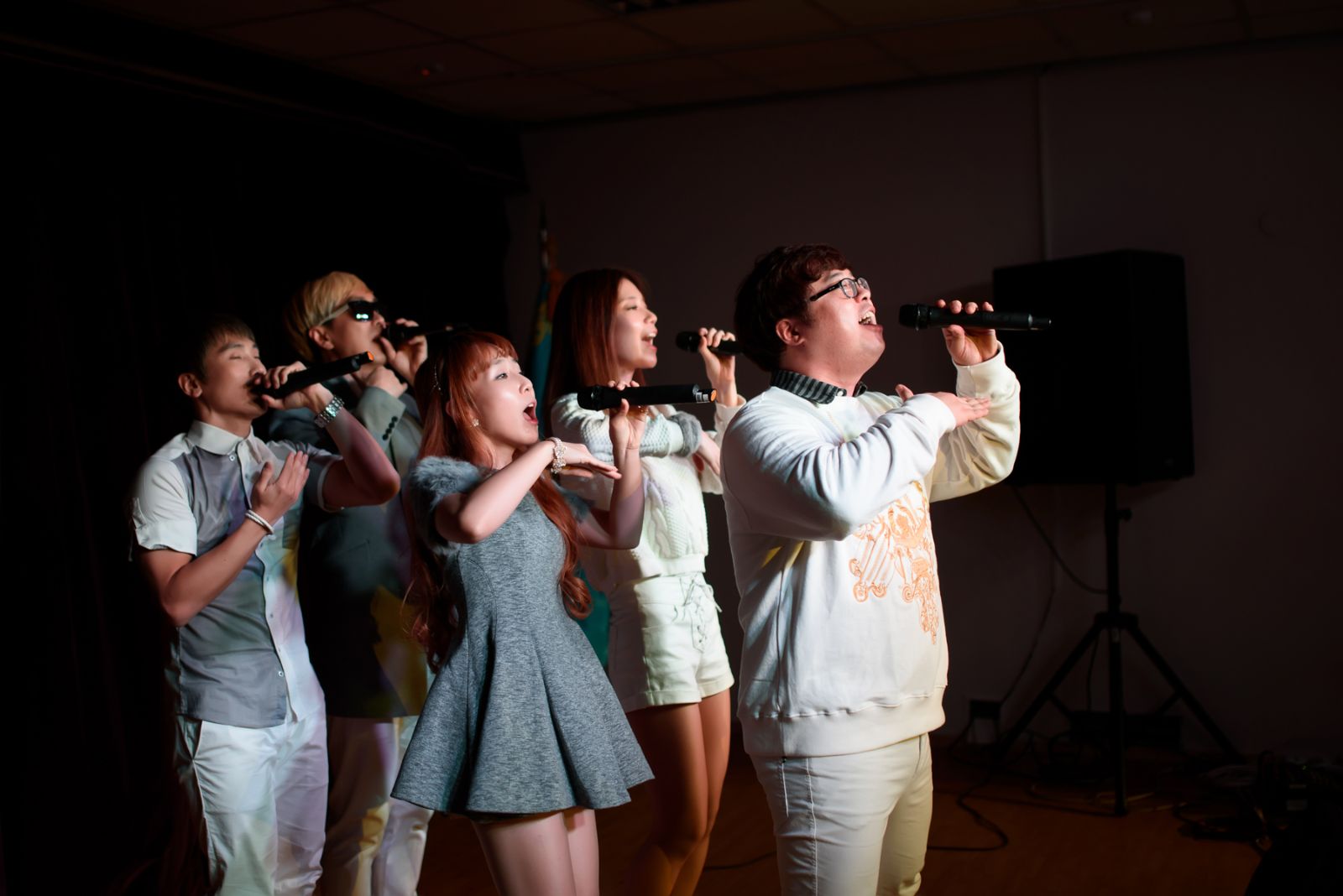 혼성 5인조 아카펠라 그룹 다이아가 주카자흐스탄 한국문화원에서 열린 한국문화축제 무대에서 카자흐스탄 관객들을 만났다.