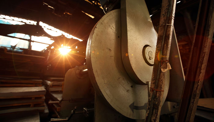 문래동 철공소거리에서는 용접과 절단 등 각종 작업을 하는 모습을 쉽게 볼 수 있다._2