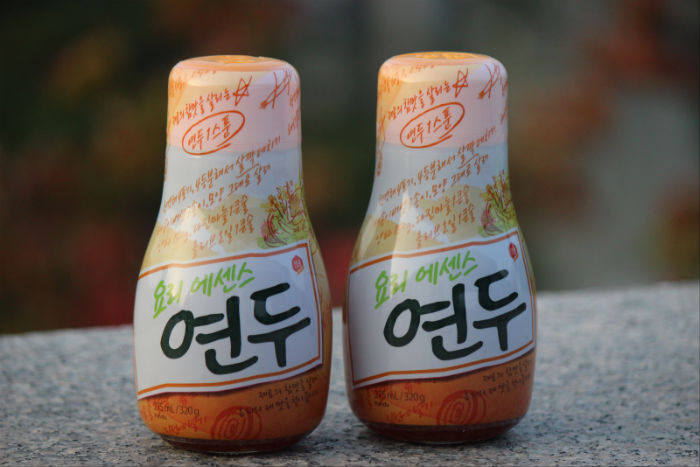 ‘요리에센스 연두’는 한식간장의 콩 발효 기술을 현대적으로 다시 살려 요리 재료 본연의 맛을 살려주는 매직소스로 불리고 있다.