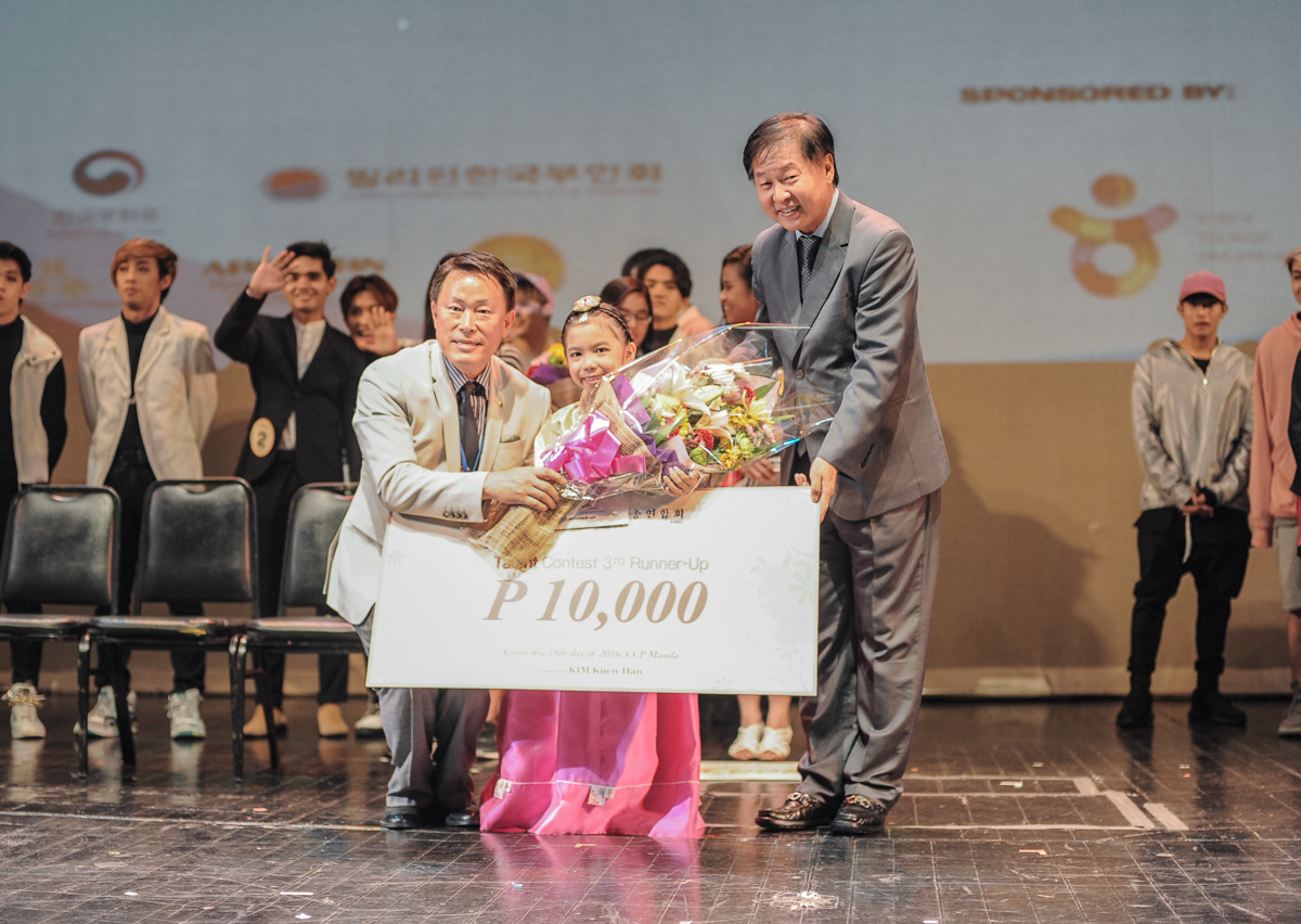 Ms. Sofia Therise Capili는 잔잔한 바이올린 연주로 아리랑을 연주하며 노래를 불러 3등을 수상했다.