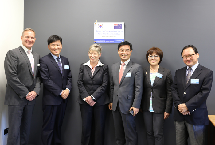 한국·뉴질랜드 정부 관계자, 연구자들의 기념촬영