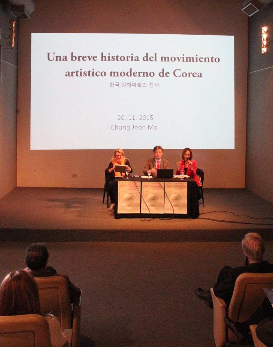 전시연계 세미나 ‘한국 현대미술의 여정’이 개막식 행사로 준비돼 한국 단색화에 대한 관람객들의 이해를 도왔다.