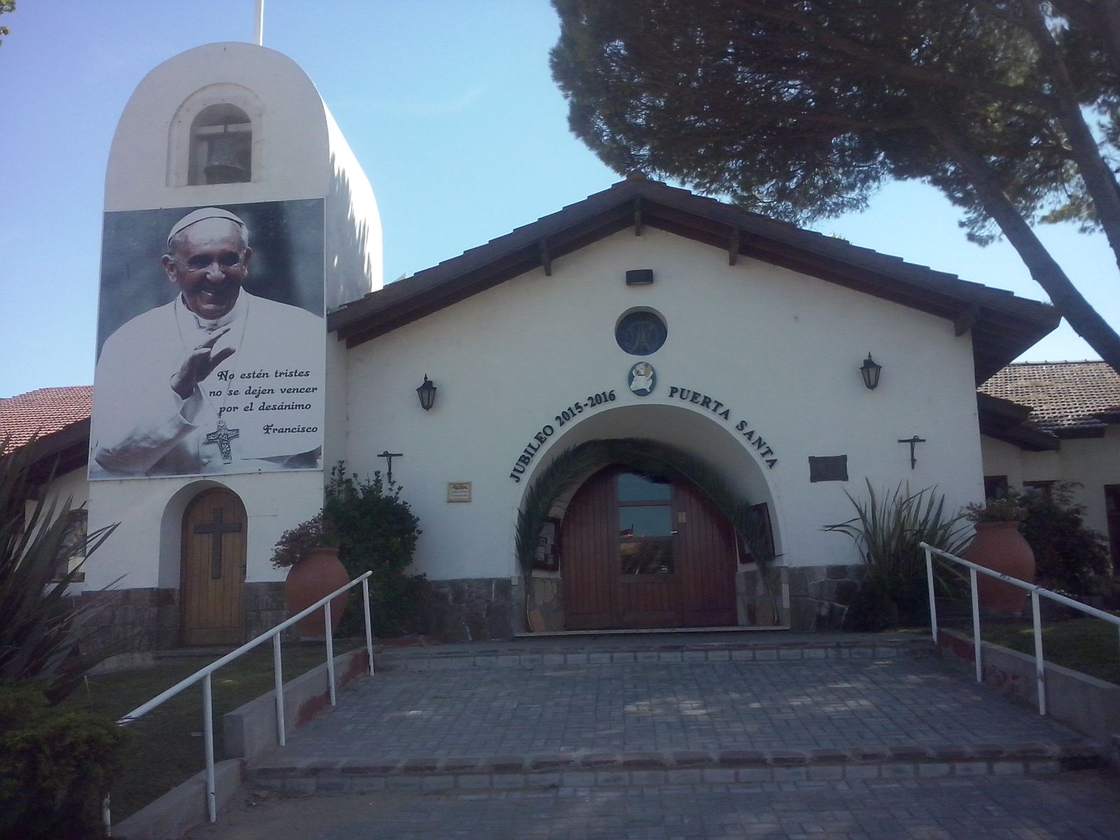 부활절주 교황 사진전이 진행된 인마쿨라다 콘셉시온 교회 전경