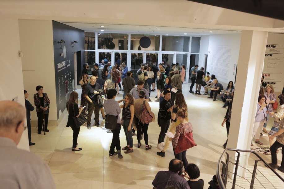 이행준 작가와 한국 실험영화를 만나기 위해 아르헨티나 시민들이 공연장을 찾았다.