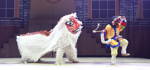 봉산탈춤보존회의 문화공연도 전매대 4K스튜디오에서 열렸다.