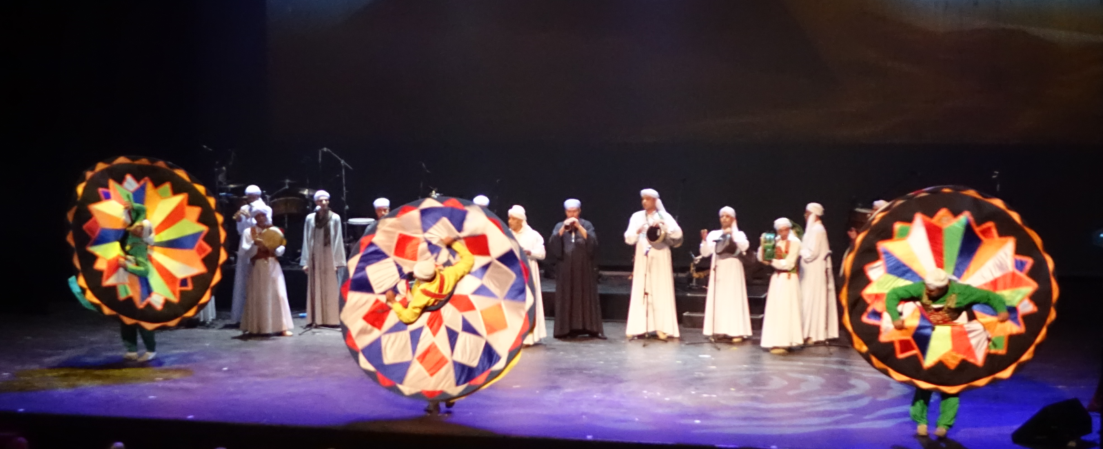 카이로 오페라하우스 소속 ‘Forsan el-Sharq’의 이집트 전통 민속춤 공연