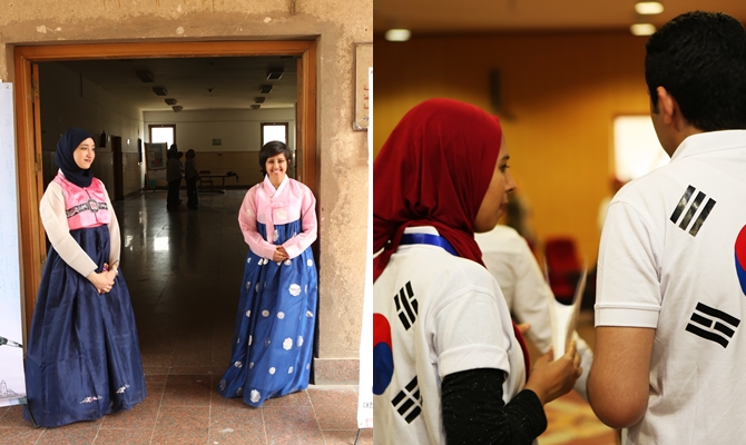 행사를 도와주고 있는 도우미들은 한복을 착용하거나 태극기가 그려진 티셔츠를 입어 눈길을 끌었다.