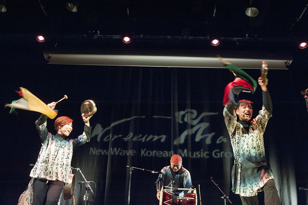 9월 20일 킹스 플레이스에서 공연 중인 노름마치의 모습.