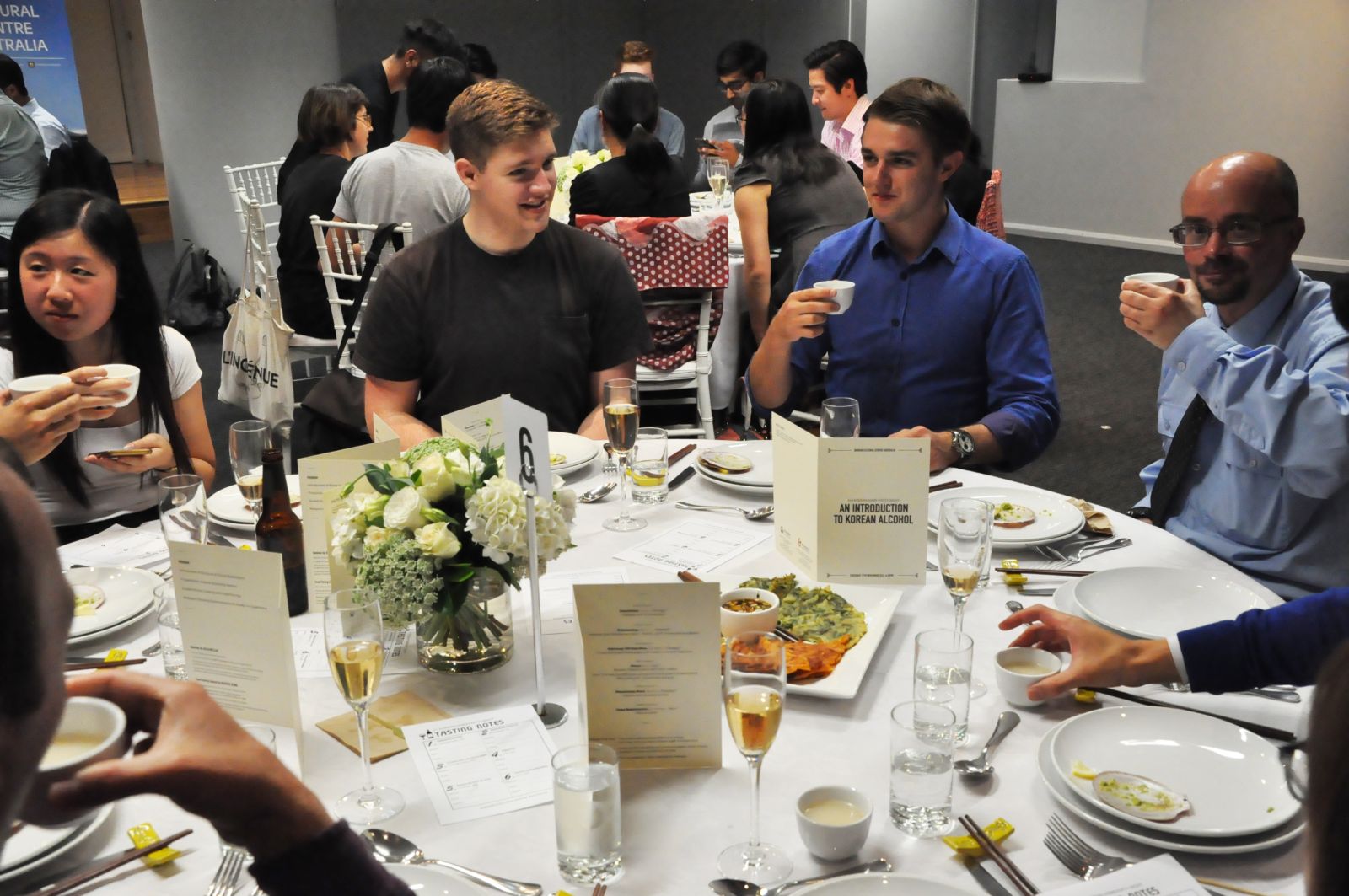 11월 17, 18일 주호주 한국문화원에서 '코리안 홈파티 나잇'과 '한식시연회'과 열려 한국 술의 역사, 발효 단계, 제작 과정, 마시는 법 등을 배우고 함께 한국 전통주와 한식을 즐겼다.