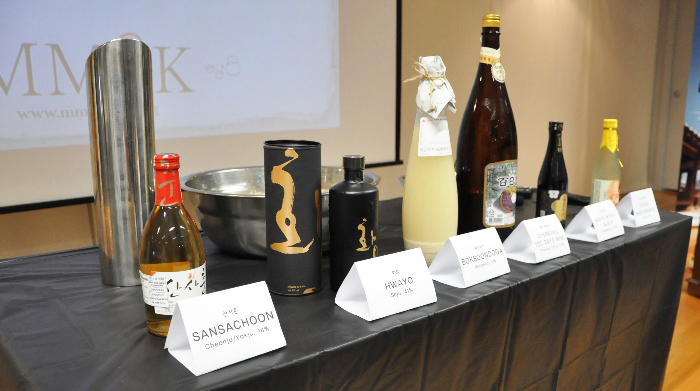 11월 17, 18일 주호주 한국문화원에서 '코리안 홈파티 나잇'과 '한식시연회'과 열려 한국 술의 역사, 발효 단계, 제작 과정, 마시는 법 등을 배우고 함께 한국 전통주와 한식을 즐겼다.