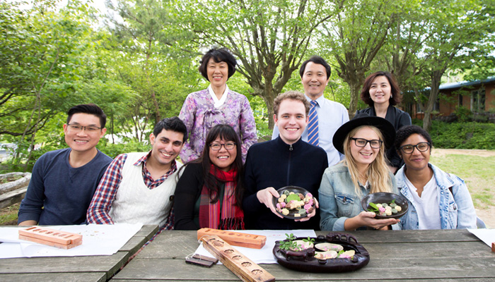 12일‘외국인 셰프의 농가맛집 팸투어’에 참여한 외국인 요리사와 미식가들.