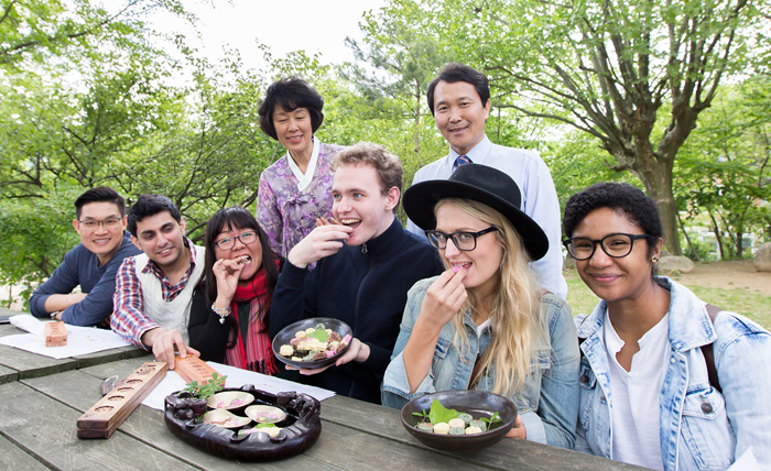 12일‘외국인 셰프의 농가맛집 팸투어’에 참여한 외국인 요리사와 미식가들.