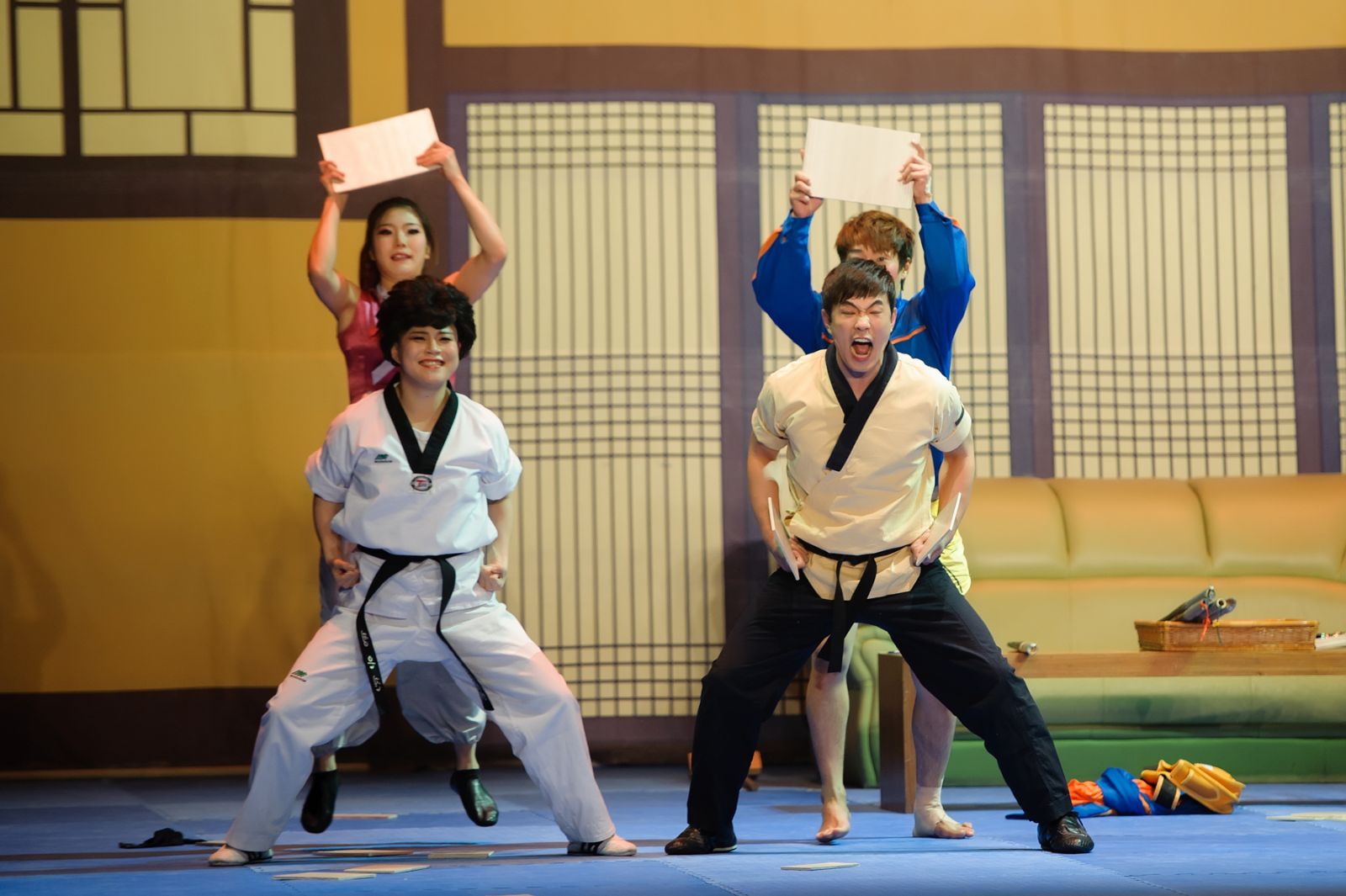 태권도와 택견을 활용한 한국의 코믹 넌버벌 퍼포먼스 공연 '점프'가 지난 11월 13일 카자흐스탄 피라미드 공연장에서 열렸다.