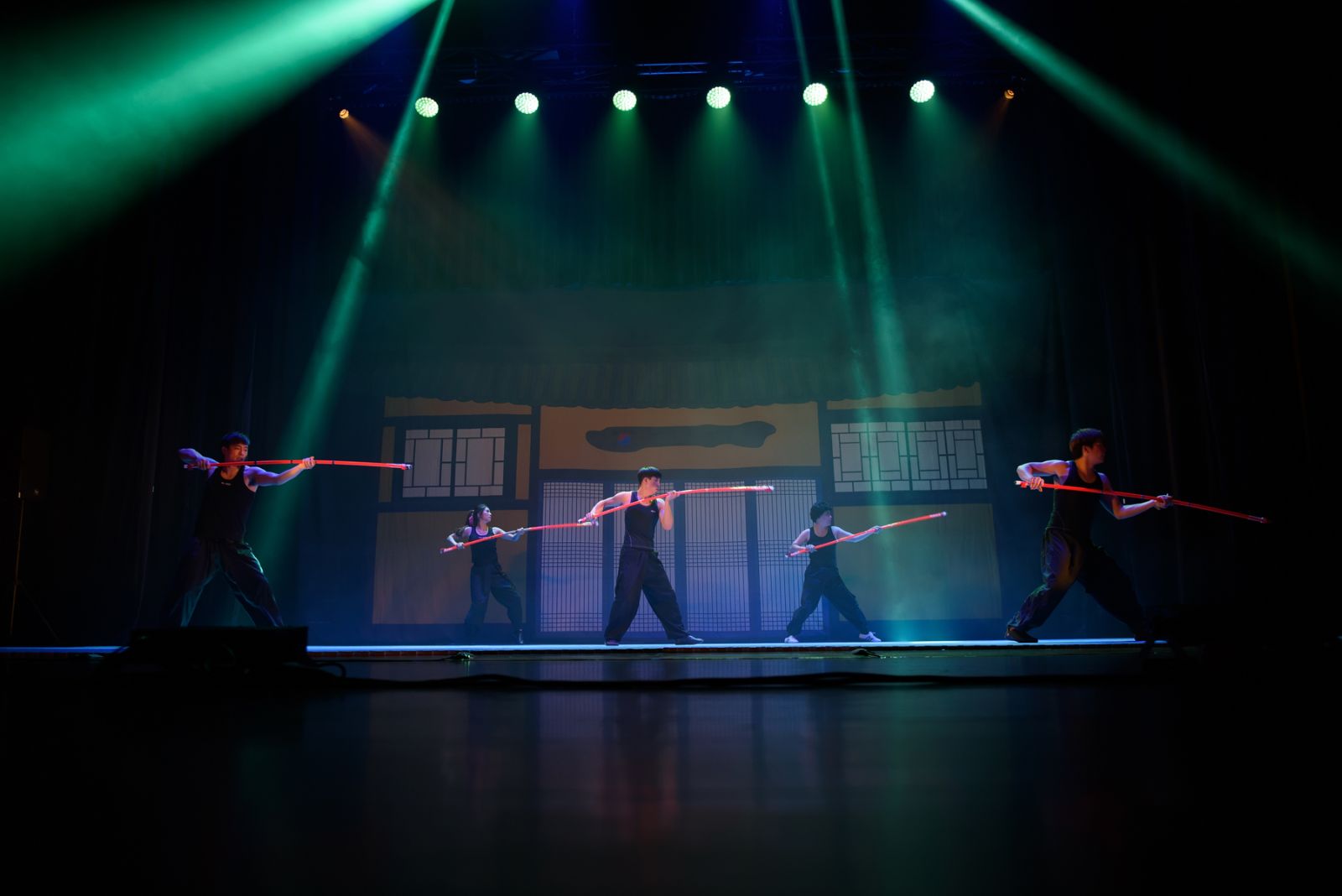 태권도와 택견을 활용한 한국의 코믹 넌버벌 퍼포먼스 공연 '점프'가 지난 11월 13일 카자흐스탄 피라미드 공연장에서 열렸다.