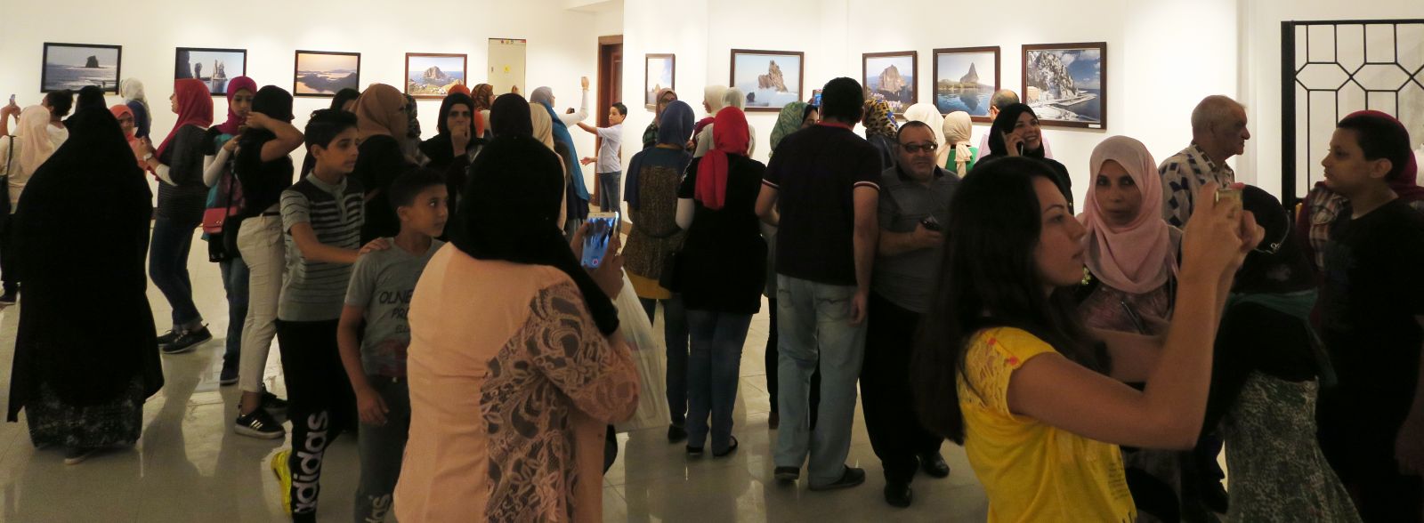 포트사이드 문화센터에서 열린 '한국의 바다, 독도' 사진전