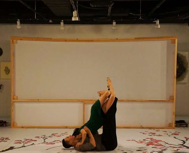 안무가 이영일이 이끄는 ‘무브먼트 팩토리 댄스 컴퍼니’는 다양한 예술 장르와 춤을 넘나들며 국내외에서 활발한 활동을 벌이고 있다. 