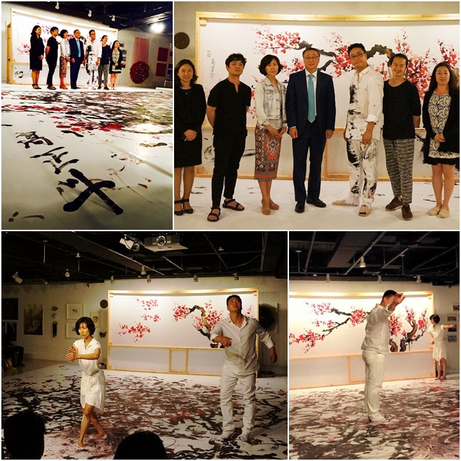 단체 사진과 공연 실황 사진