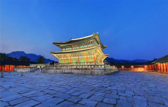  경복궁(사진 위), 창경궁(아래)이 10월 말과 11월초에 야간 개방된다.