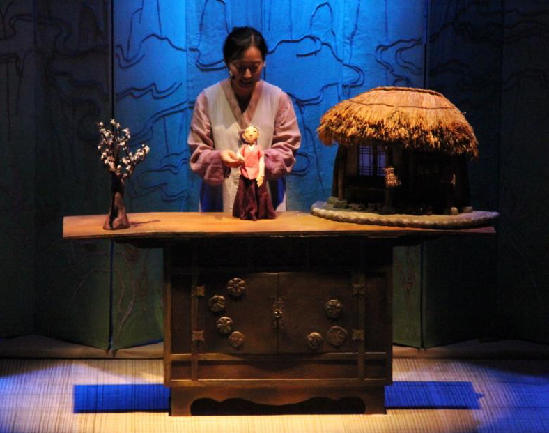 극단 ‘로.기.나래’는 15일(토) ‘포르모사 이탈리아 영화극장’에서 한국의 전래 설화 ‘선녀와 나무꾼’을 인형극을 선보였다.2