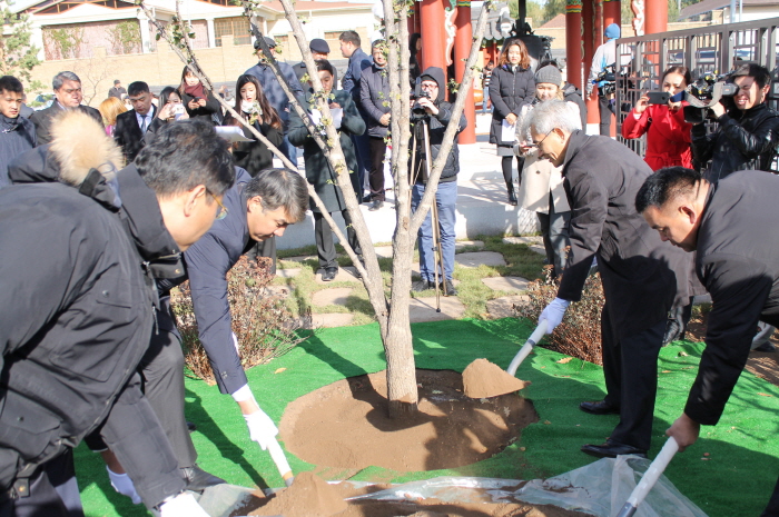 준공 기념식수 행사