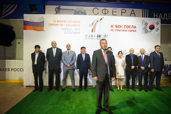 유리 타란 리페츠크 부지사