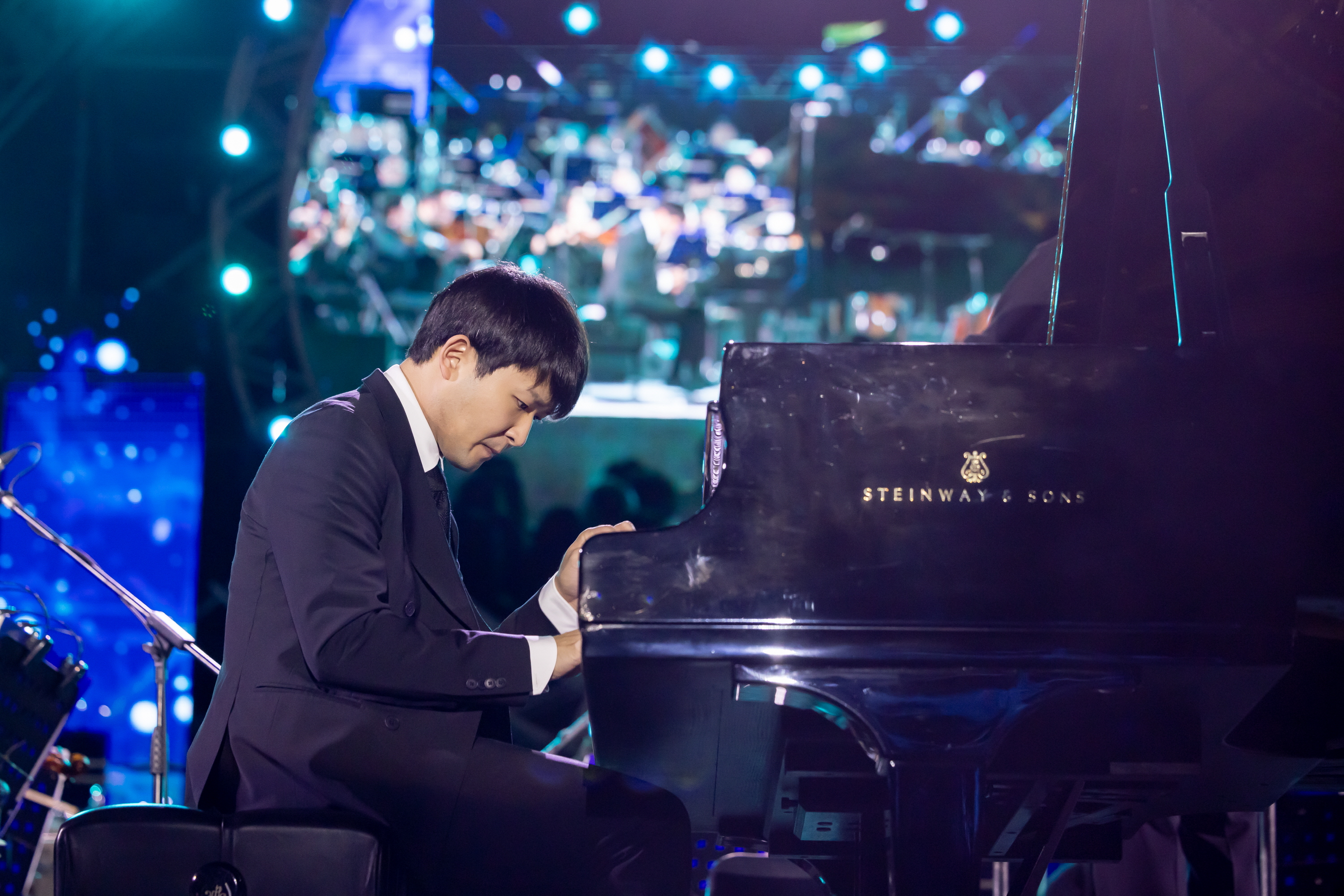 ▲ 9일 서울 종로구 세종로 청와대에서 열린 '2023 블루하우스 콘서트'에서 피아니스트 선우예권이 연주를 선보이고 있다.